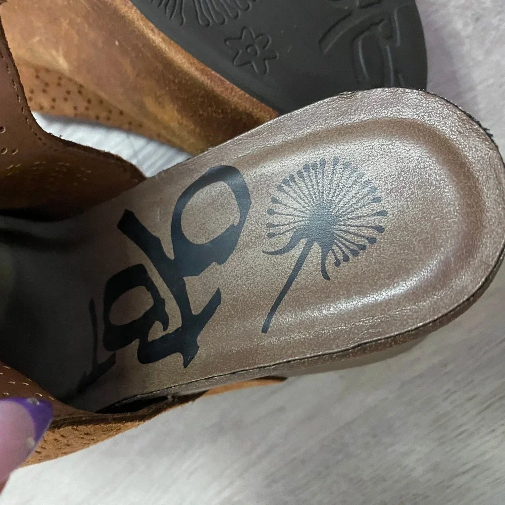 OTBT Jaunt Wedge Sandals Women 9M Cognac Brown Perforated Suede Platform Boho